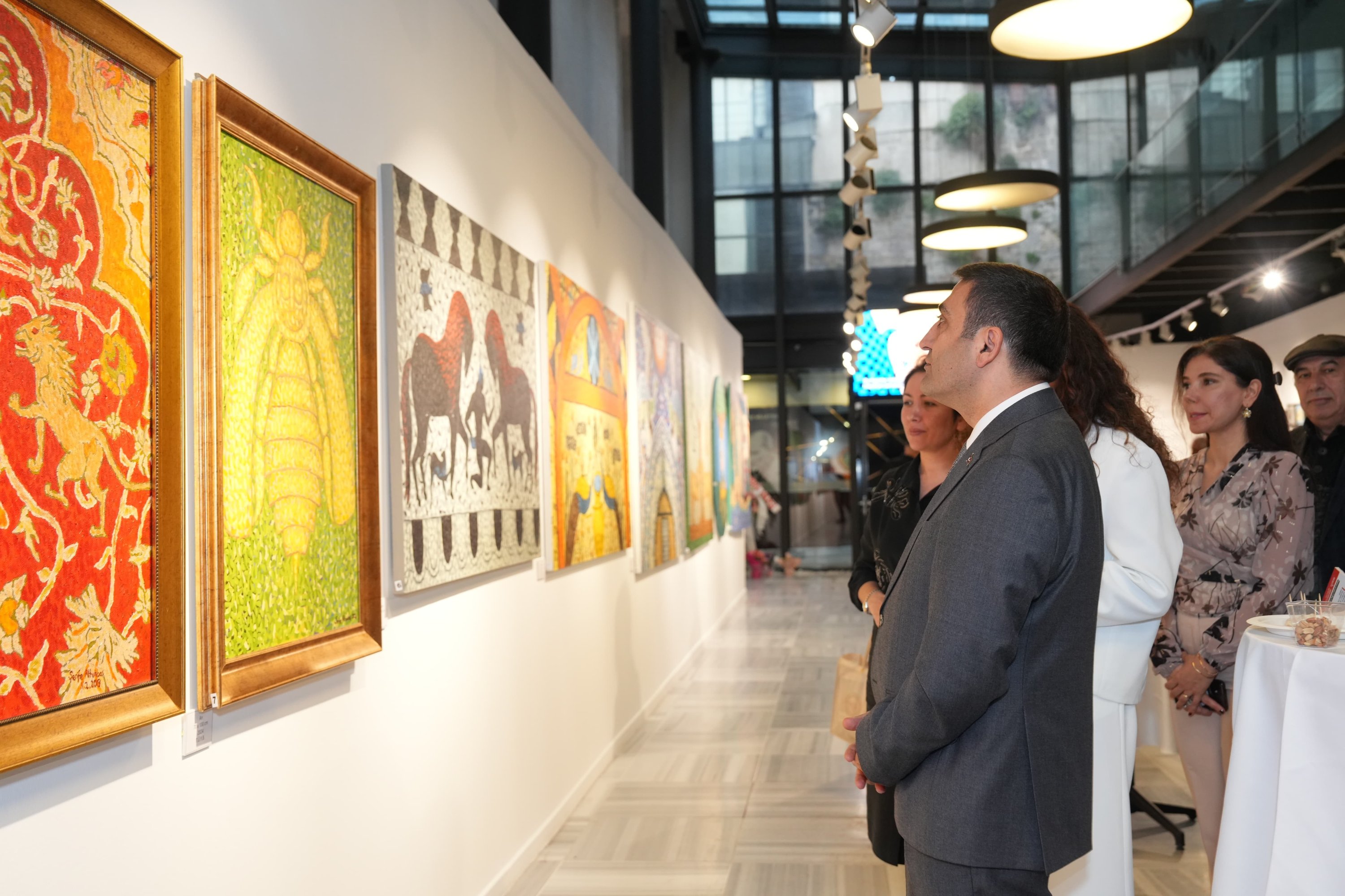 Beyoğlu Mayor Inan Güney and visitors explore the