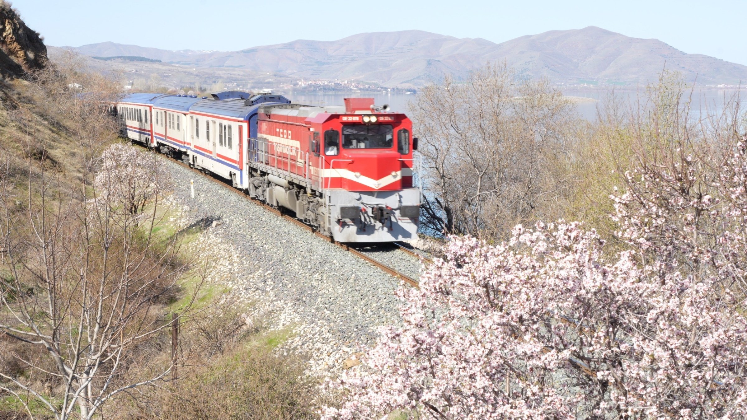 The Touristic Diyarbakır Express starts its first journey of the 2025 season, Diyarbakır, Türkiye, April 11, 2025. (IHA Photo)
