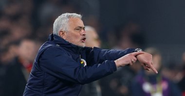Fenerbahçe coach Jose Mourinho reacts during the Turkish Cup quarterfinal match against Galatasaray at Şükrü Saracoğlu, Istanbul, Türkiye, April 2, 2025. (Reuters Photo)