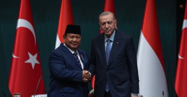 President Recep Tayyip Erdoğan and Indonesian President Prabowo Subianto shake hands during their news conference, Ankara, Türkiye, April 10, 2025. (AA Photo)
