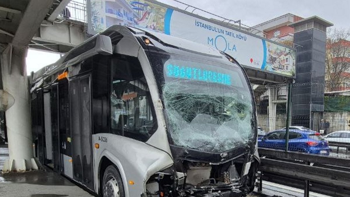 One of the Metrobuses involved in the accident is seen as officials investigate the scene, Istanbul, Türkiye, April 12, 2025. (AA Photo)