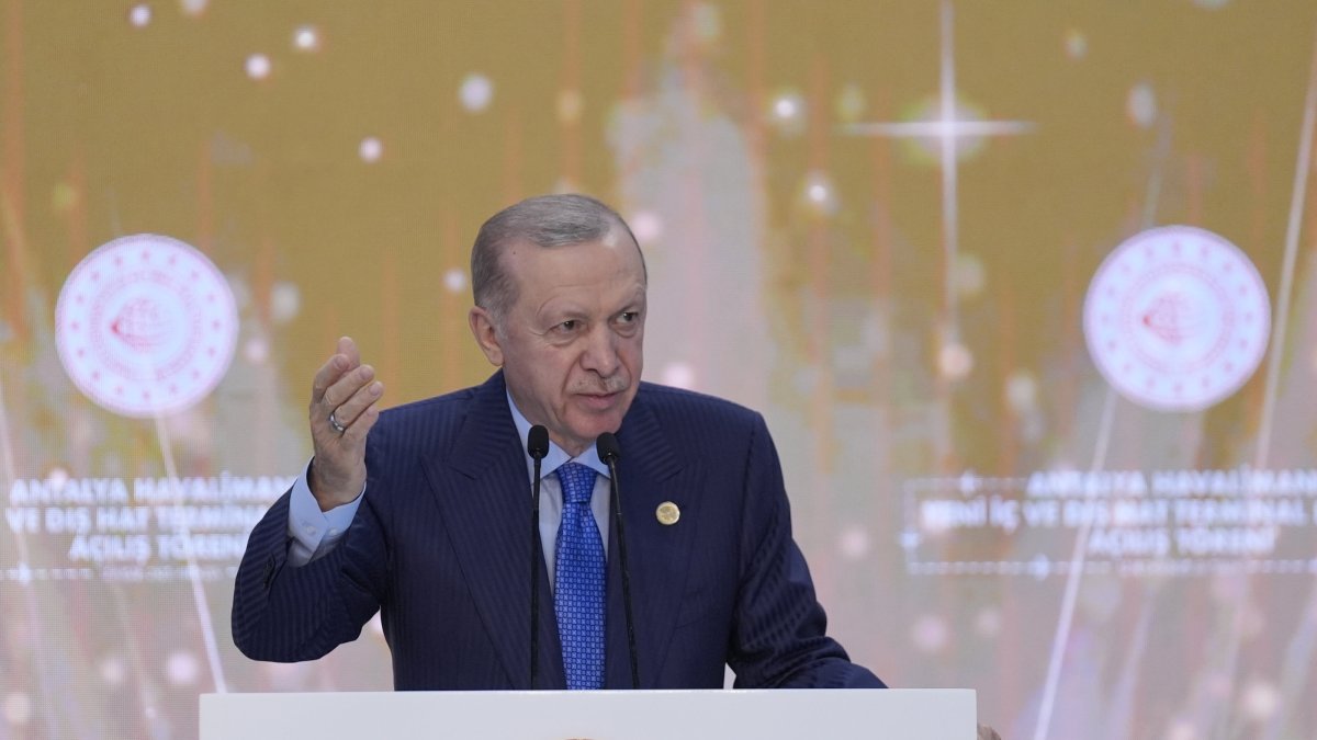 President Recep Tayyip Erdoğan delivers a speech at the official opening ceremony of the new domestic and international terminal buildings at Antalya Airport, Antalya, Türkiye, April 12, 2025. (AA Photo)