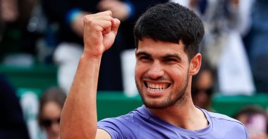 Spain&#039;s Carlos Alcaraz celebrates after victory over Spain&#039;s Alejandro Davidovich Fokina following the Monte Carlo ATP Masters Series Tournament semifinal tennis match at the Monte Carlo Country Club, Roquebrune-Cap-Martin, Monaco, April 12, 2025. (AFP Photo)