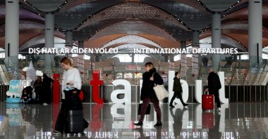 Passengers are seen at Istanbul Airport, Istanbul, Türkiye, Dec. 30, 2022. (AA Photo)