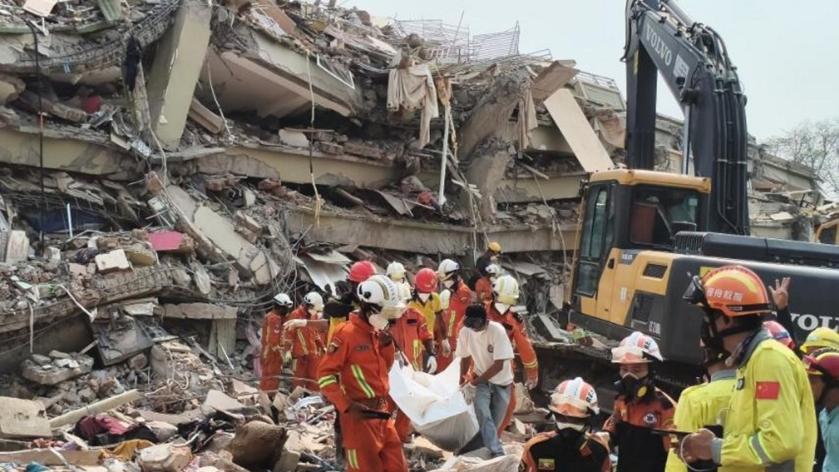 Rescue teams search for survivors in Myanmar after the devastating earthquakes, Myanmar, April 2, 2025. (AA Photo)