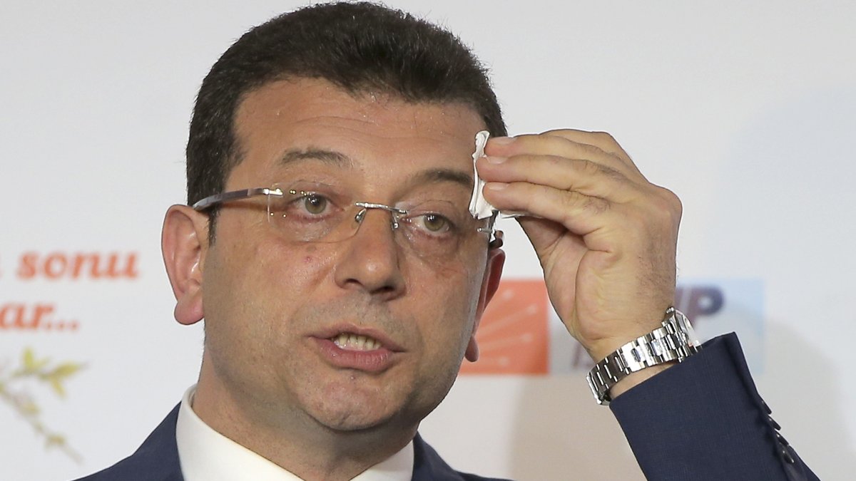 Ekrem Imamoglu attends a news conference, Istanbul, Türkiye, March 31, 2019. (AP Photo)