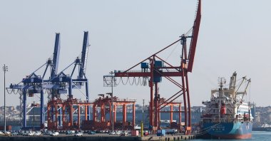 The Hong Kong-flagged cargo ship Yi Hui Ren Hai, owned by Yihui Shipping Company and Haydarpaşa Port, Istanbul, Türkiye, Feb. 13, 2025. (Reuters Photo)