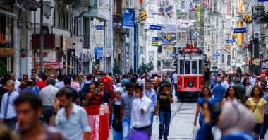 People are seen at Istiklal Street, Istanbul, Türkiye, Sept. 22, 2018. (Shutterstock Photo)