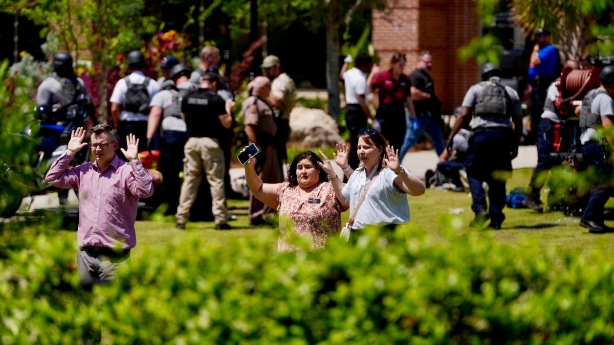 People evacuate Florida State University (FSU) campus after a mass shooting in Tallahassee, Florida, U.S., April 17, 2025. (Reuters Photo)