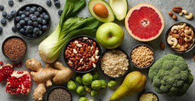 According to Harvard Medical School, consuming at least 400 grams of fruits and vegetables daily helps protect against certain types of cancer, including stomach and colon cancer. (Shutterstock Photo)