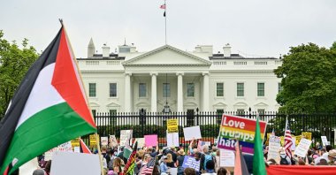 Demostrators rally during the nationwide &quot;Hands Off!&quot; protest against U.S. President Donald Trump&#039;s policies and executive actions, near the White House in Washington, D.C., U.S., April 19, 2025. (AFP Photo)
