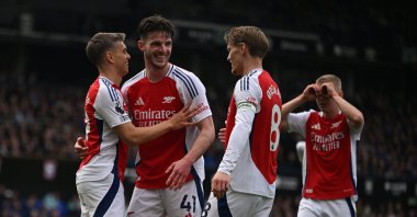 Arsenal&#039;s Leandro Trossard (L) celebrates scoring their third goal with teammates during the English Premier League match against Ipswich Town, Ipswich, U.K., April 20, 2025. (EPA Photo)
