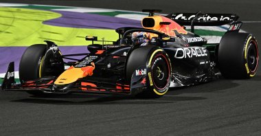 Red Bull Racing&#039;s Dutch driver Max Verstappen drives during the 2025 Saudi Arabia Formula One Grand Prix at the Jeddah Corniche Circuit, Jeddah, Saudi Arabia, April 20, 2025. (AFP Photo)