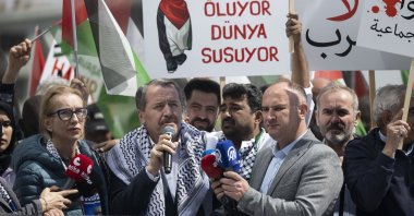 The head of Türkiye's largest civil servants' union, Memur-Sen, Ali Yalçın, is seen speaking to the media in front of the U.N. Türkiye representation, Ankara, Türkiye, April 21, 2025 (AA Photo)