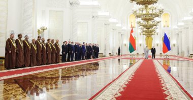 Members of the delegations, led by Russia&#039;s President Vladimir Putin and Oman&#039;s Sultan Haitham bin Tariq al-Said, attend a meeting at the Kremlin in Moscow, Russia, April 22, 2025. (Sputnik/Sergei Savostyanov/Pool via Reuters)