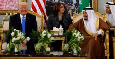 Saudi Arabia&#039;s King Salman bin Abdulaziz Al Saud (2-R) welcomes U.S. President Donald Trump (L) with a coffee ceremony in the Royal Terminal after he arrived aboard Air Force One at King Khalid International Airport in Riyadh, Saudi Arabia May 20, 2017. (Reuters File Photo)