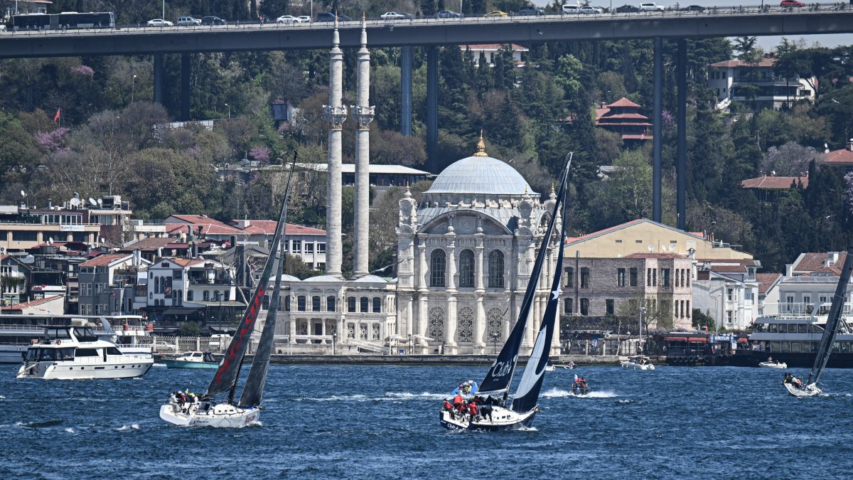 Sailors await the start of the 6th Presidential International Yacht Races off the Dolmabahçe Palace, Istanbul, Türkiye, April 23, 2025. (AA Photo)