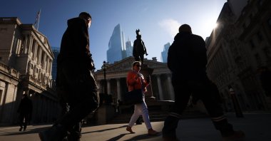 Pedestrians walk through London, U.K., April 11, 2025. (EPA Photo)