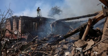 Rescuers work at the site of a Russian airstrike, amid Russia&#039;s attack on Ukraine, in the town of Sloviansk, Donetsk region, Ukraine, April 23, 2025. (Reuters Photo)