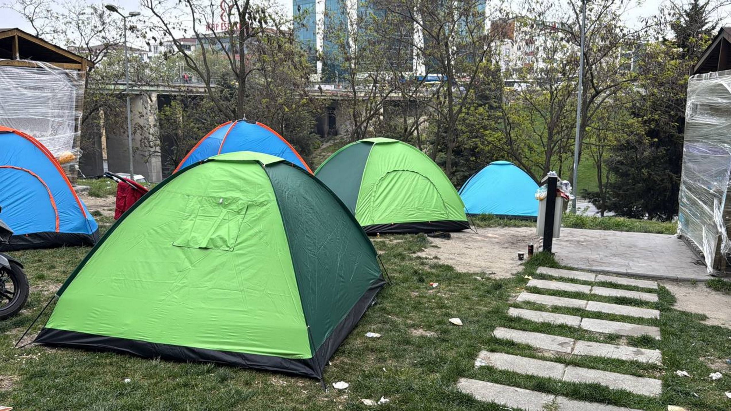 People set up tents for temporary shelter after the earthquake, Istanbul, Türkiye, April 24, 2025. (AA Photo) 