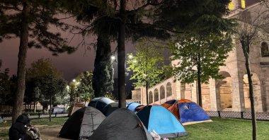 Tents are set up by residents outside Fatih Mosque as people seek safety in open areas following the earthquake, Istanbul, Türkiye, April 23, 2025. (AA Photo)