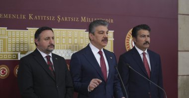 Cüneyt Yüksel (C), chairperson of the Parliamentary Justice Committee, speaks to the press in Parliament, Ankara, Türkiye, April. 24, 2025. (AA Photo)