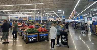 Shoppers browse a Walmart Supercenter a day after U.S. President Donald Trump announced new tariffs, in Secaucus, New Jersey, U.S. April 3, 2025. (Reuters Photo)