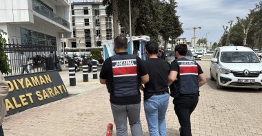 A Daesh suspect is caught by security forces in Adıyaman province, Türkiye, April 23, 2025 (AA Photo)