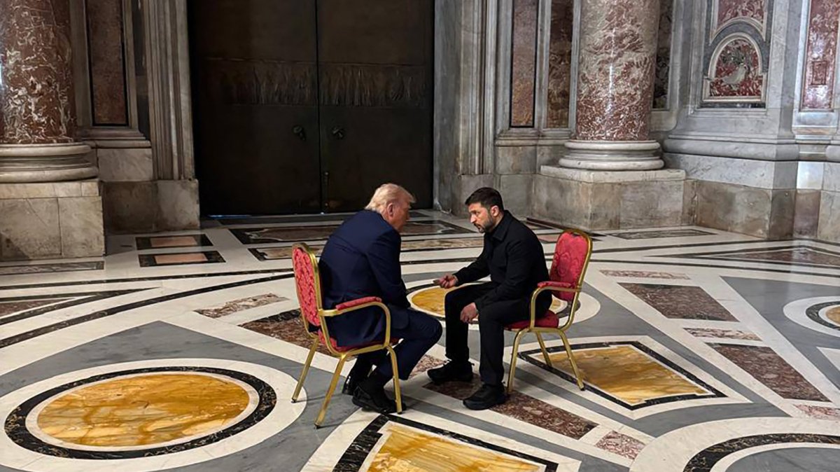 In this handout photograph taken and posted on the official Telegram channel of Ukraine&#039;s Head of the Office of the President Andriy Yermak, Ukraine&#039;s President Volodymyr Zelenskyy (R) meets with U.S. President Donald Trump (L) on the sidelines of Pope Francis&#039;s funeral at St. Peter&#039;s Basilica at the Vatican, April 26, 2025. (AFP Photo)