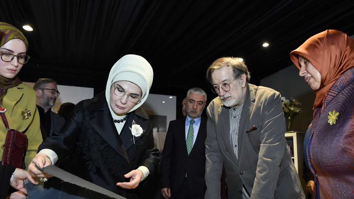 First lady Emine Erdoğan checks restored manuscripts at the "Hidden Ones" exhibition, Kahramanmaraş, Türkiye, April 26, 2025. (AA Photo)