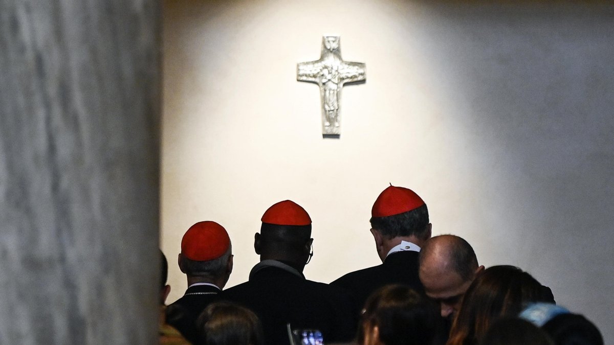 Cardinals participate in the prayer of Vespers and pay homage to the tomb of Pope Francis in the Papal Basilica of Saint Mary Major, in Rome, Italy, April 27, 2025. (EPA Photo)