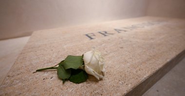 A white rose is placed on Pope Francis&#039; tomb in the Papal Basilica of Saint Mary Major, Rome, Italy, April 27, 2025. (Reuters Photo)