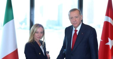 President Recep Tayyip Erdoğan and Italian Prime Minister Giorgia Meloni shake hands at the Turkish House in New York, U.S., Sept. 19, 2023. (IHA File Photo)