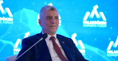 Trade Minister Ömet Bolat speaks at Palandöken Economic Forum, Erzurum, eastern Türkiye, April 26, 2025. (AA Photo)
