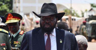 South Sudan President Salva Kiir prepares to welcome Uganda's President Yoweri Museveni at the Juba International Airport, ahead of meetings aimed at averting a new civil war after South Sudan's First Vice President Riek Machar was placed under house arrest, Juba, South Sudan, April 3, 2025. (Reuters Photo)