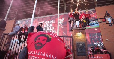 Supporters of Liverpool celebrate outside Anfield after Liverpool won the 2024/2025 Premier League title by beating Tottenham Hotspur 5-1, Anfield, Liverpool, U.K., April 27, 2025. (EPA Photo)