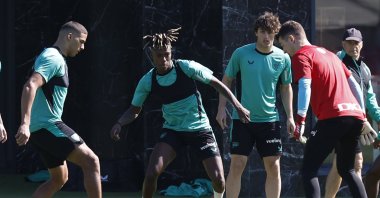 Athletic Bilbao&#039;s player Nico Williams (2nd L) participates in a training session of the team, Bilbao, Spain, April 28, 2025. (EPA Photo)