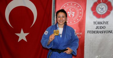 Türkiye&#039;s Seher Öztürk celebrates winning first place during the Veterans Judo Championship, Sivas, Türkiye, April 24, 2025. (AA Photo)