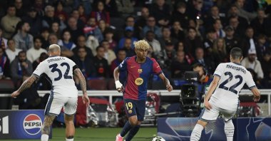 Barcelona&#039;s Lamine Yamal challenges Inter&#039;s Federico Dimarco during the UEFA Champions League semifinal, Barcelona, Spain, April 30, 2025. (AA Photo) 