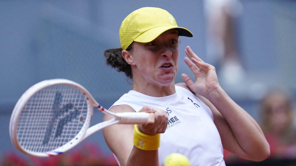 Poland&#039;s Iga Swiatek in action during her Madrid Open quarterfinal match against Madison Keys of the U.S. at Park Manzanares, Madrid, Spain, April 30, 2025. (Reuters Photo)