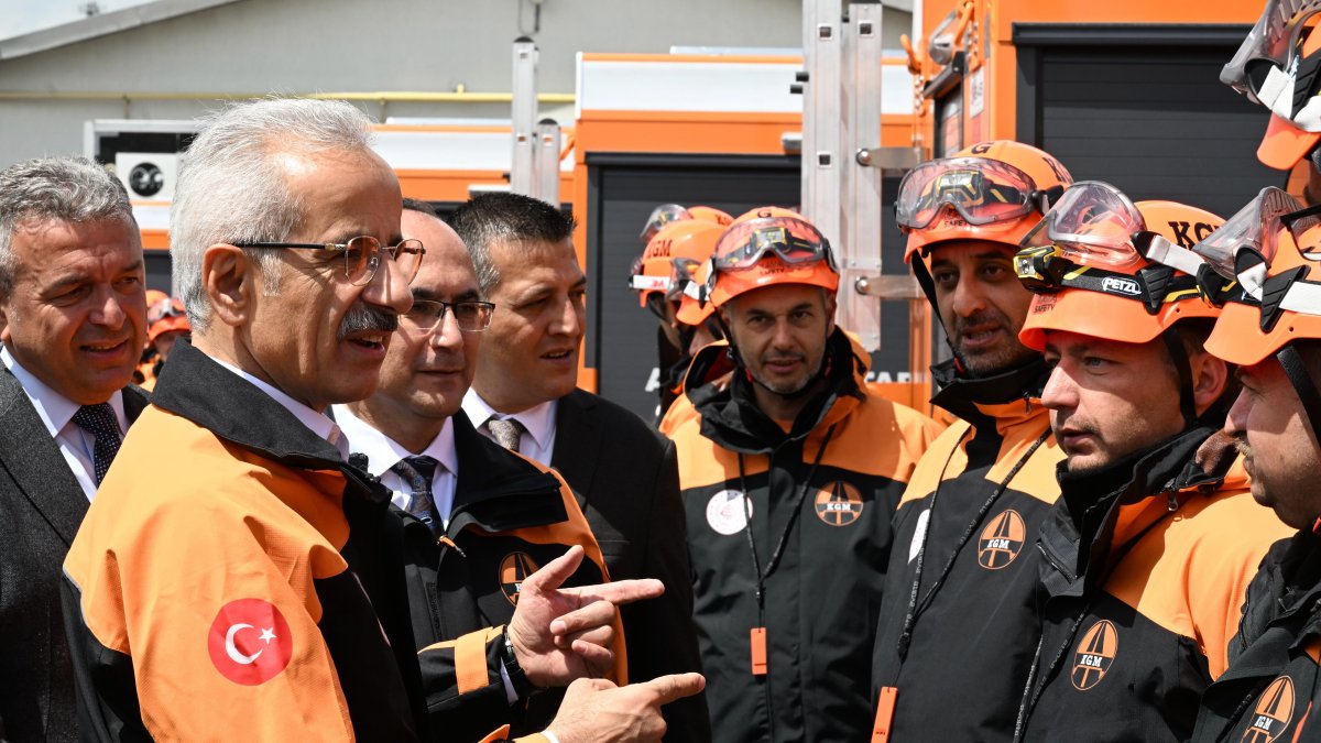 Transport and Infrastructure Minister Abdulkadir Uraloğlu (L) attends workshop of General Directorate of Highways (KGM), Ankara, Türkiye, May 1, 2025. (DHA Photo)