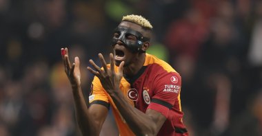 Galatasaray's Victor Osimhen reacts after missing a chance to score during the Europa League league phase match against Dynamo Kyiv at Ali Sami Yen stadium, Istanbul, Türkiye, Jan. 21, 2025. (AP Photo)