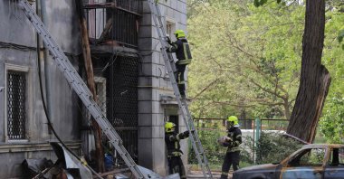 Ukrainian rescuers work at the site of a drone attack amid the Russian invasion of Ukraine, Odesa, Ukraine, May 1, 2025. (AFP Photo)