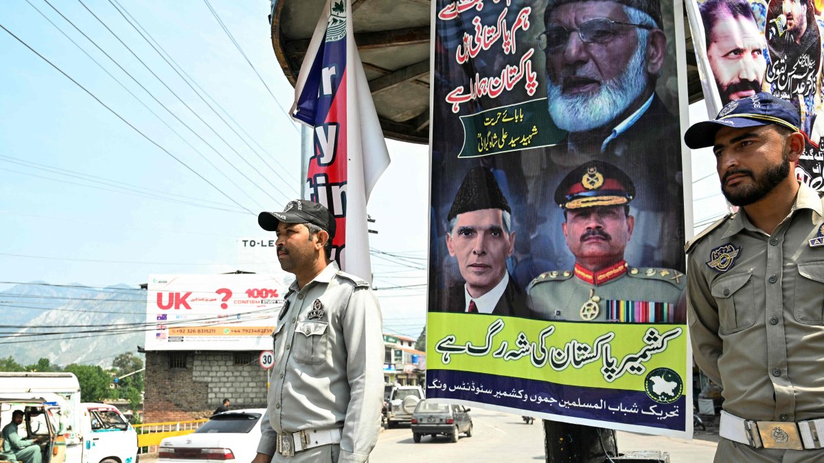 Traffic police personnel stand guard along a street in Muzaffarabad, Pakistan-administered Kashmir, May 5, 2025. (AFP Photo)