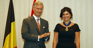 Then-Prince of Belgium Phillippe awards a royal medal to Turkish businesswoman Pınar Eczacıbaşı during a ceremony at the Swissotel in Istanbul, Türkiye, Oct. 16, 2012. (Sabah File Photo)