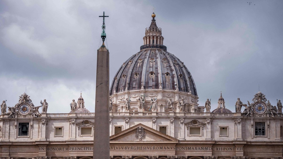 This photograph shows the St. Peter&#039;s Basilica with a view of the main central loggia balcony of the Basilica (bottom C) where the name of the new pope will be announced, Vatican, May 5, 2025. (AFP Photo)