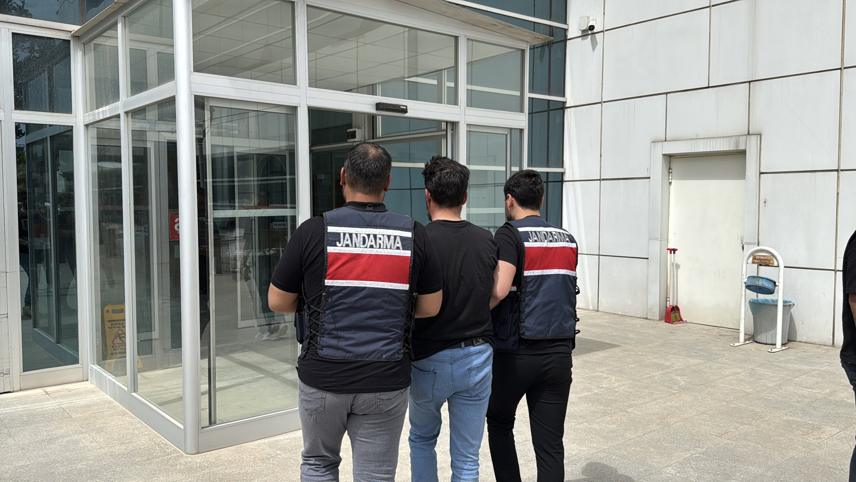 Istanbul police detain 16 suspected Daesh terrorists
