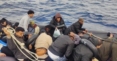 Irregular migrants are seen on a rubber boat off the coast of western Izmir province&#039;s Çeşme district, Türkiye, May 8, 2025 (AA Photo)