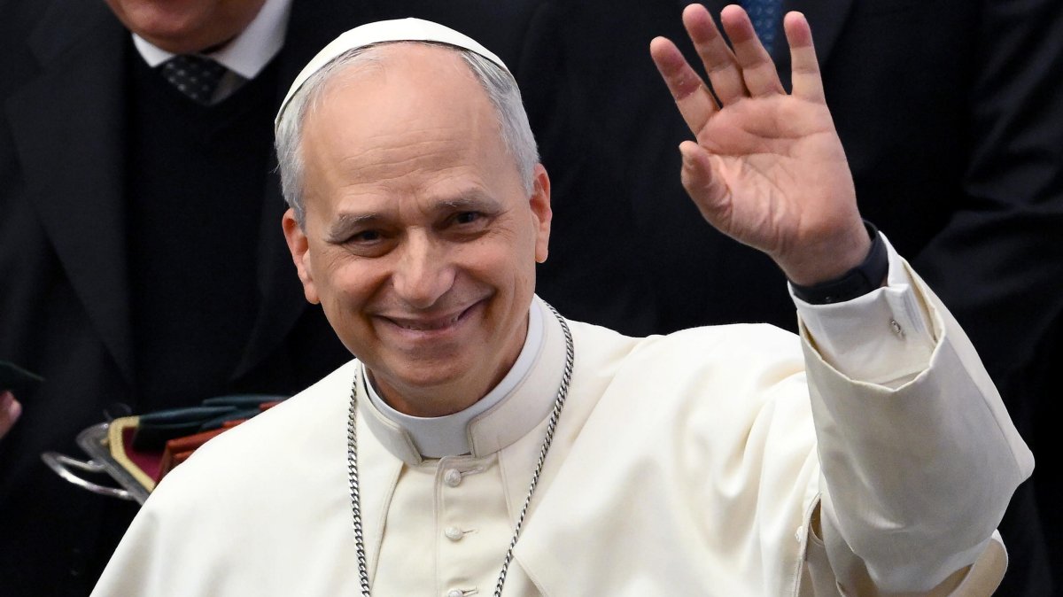 Pope Leo XIV waves during an audience with members of the media at the Paul VI Audience Hall in Vatican City, May 12, 2025. (EPA Photo)