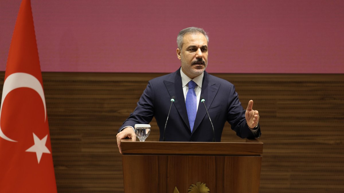 Foreign Minister Hakan Fidan speaks at a joint news conference with his Qatari counterpart in Doha, April 27, 2025. (IHA File Photo)